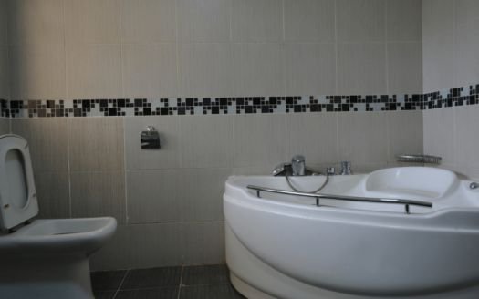 5 Bedroom Townhouse Along Convent Drive Lavington