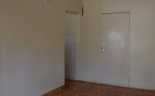 3 bedroom Bungalow for Rent along Mzima Springs.