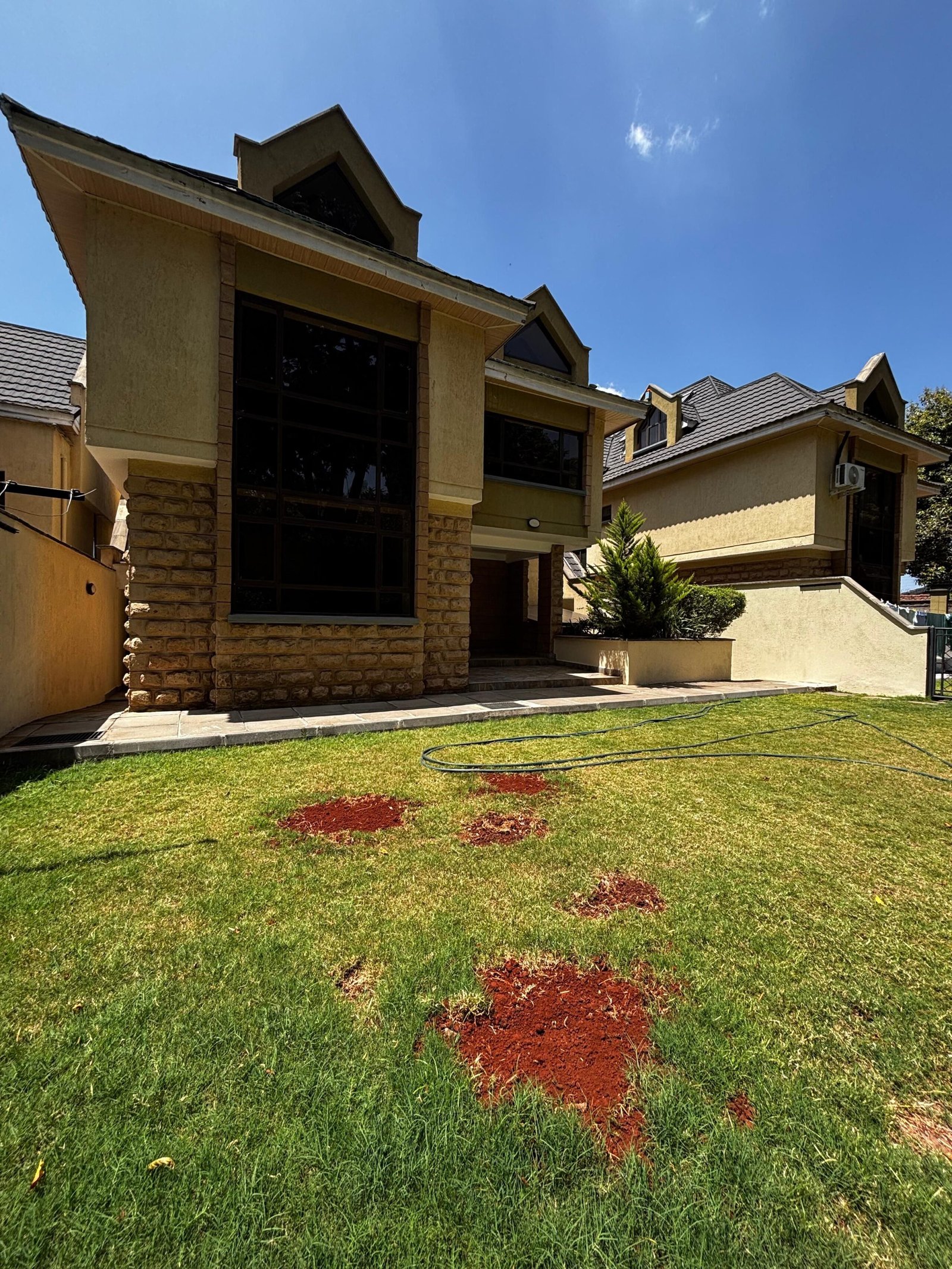 5 bedroom townhouse + dsq for rent in Lavington